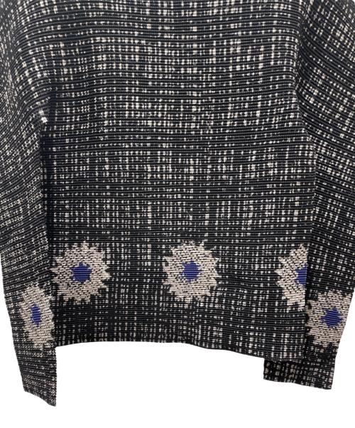 me ISSEY MIYAKE（ミーイッセイ ミヤケ）me ISSEY MIYAKE (ミーイッセイ ミヤケ) プリーツ長袖Tシャツ ブラック サイズ:Freeの古着・服飾アイテム