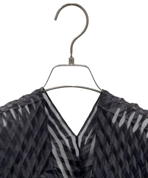 me ISSEY MIYAKE（ミーイッセイ ミヤケ）me ISSEY MIYAKE (ミーイッセイ ミヤケ) プリーツボレロ ブラック サイズ:-の古着・服飾アイテム