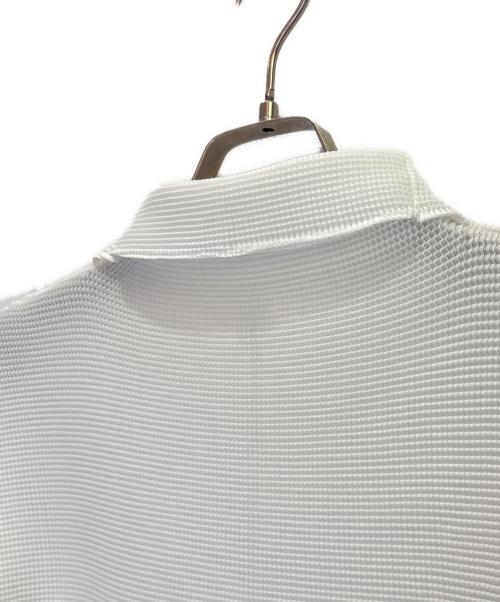 me ISSEY MIYAKE（ミーイッセイ ミヤケ）me ISSEY MIYAKE (ミーイッセイ ミヤケ) プリーツ長袖カットソー ホワイト サイズ:Freeの古着・服飾アイテム