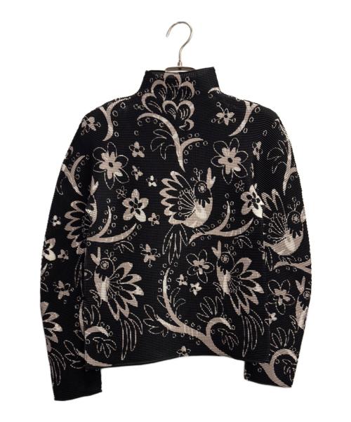 me ISSEY MIYAKE（ミーイッセイ ミヤケ）me ISSEY MIYAKE (ミーイッセイ ミヤケ) プリーツ長袖Tシャツ ブラック サイズ:-の古着・服飾アイテム