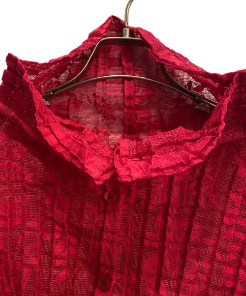 me ISSEY MIYAKE（ミーイッセイ ミヤケ）me ISSEY MIYAKE (ミーイッセイ ミヤケ) プリーツ ハイネック カーディガン レッド サイズ:-の古着・服飾アイテム