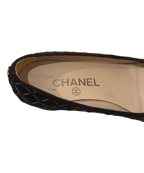 CHANEL（シャネル）CHANEL (シャネル) ココマーク スエード チェーン パンプス ブラウン サイズ:35Cの古着・服飾アイテム