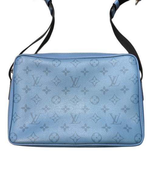 LOUIS VUITTON（ルイ ヴィトン）LOUIS VUITTON (ルイ ヴィトン) タイガ ラマ アウトドア メッセンジャー スカイブルーの古着・服飾アイテム