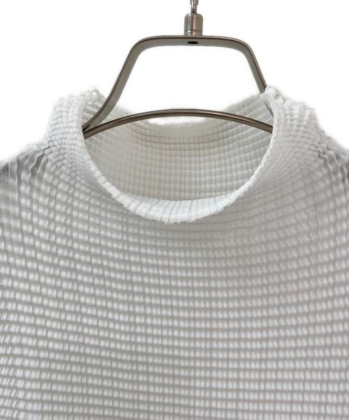 me ISSEY MIYAKE（ミーイッセイ ミヤケ）me ISSEY MIYAKE (ミーイッセイ ミヤケ) プリーツカットソー ホワイト サイズ:2の古着・服飾アイテム
