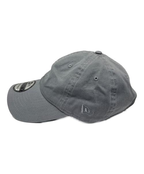 Saint Laurent Paris（サンローランパリ）Saint Laurent Paris (サンローランパリ) New Era (ニューエラ) Saint Laurent Paris×New Era キャップ グレー サイズ:56-62cmの古着・服飾アイテム