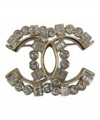CHANELシャネル）の古着「22AW CC Logo Rhinestone Brooch ココマーク ラインストーンブローチ」｜シルバー