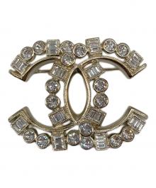 CHANEL（シャネル）の古着「22AW CC Logo Rhinestone Brooch ココマーク ラインストーンブローチ」｜シルバー