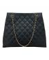 CHANEL (シャネル) ココマーク マトラッセ チェーントートバッグ ブラック：400000円