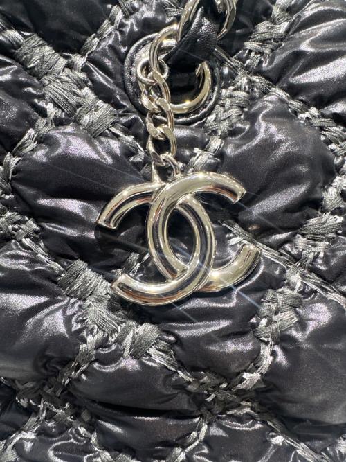 CHANEL（シャネル）CHANEL (シャネル) パリビザンスラインチェーントートバッグ ブラックの古着・服飾アイテム