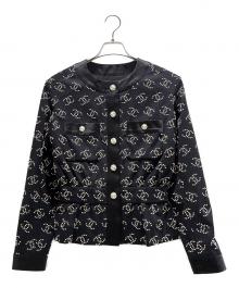 CHANEL（シャネル）の古着「Faux Pearl Coco Mark Collarless Jacket/フェイクパールココマークノーカラージャケット/P73967V65539」｜ブラック