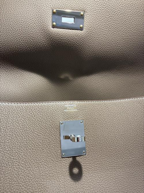 HERMES（エルメス）HERMES (エルメス) Kelly Messenger GM Bag/ケリーメッセンジャーGM エトゥープ サイズ:GMの古着・服飾アイテム