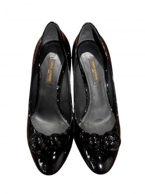 LOUIS VUITTON（ルイ ヴィトン）LOUIS VUITTON (ルイ ヴィトン) Patent Leather Betty Pumps ヒールパンプス ブラック サイズ:36の古着・服飾アイテム