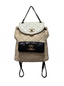 CHANEL（シャネル）の古着「マトラッセバックパック」｜アイボリー