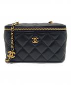 CHANELシャネル）の古着「バニティショルダーバッグ/マトラッセチェーンショルダーバッグ」｜ブラック