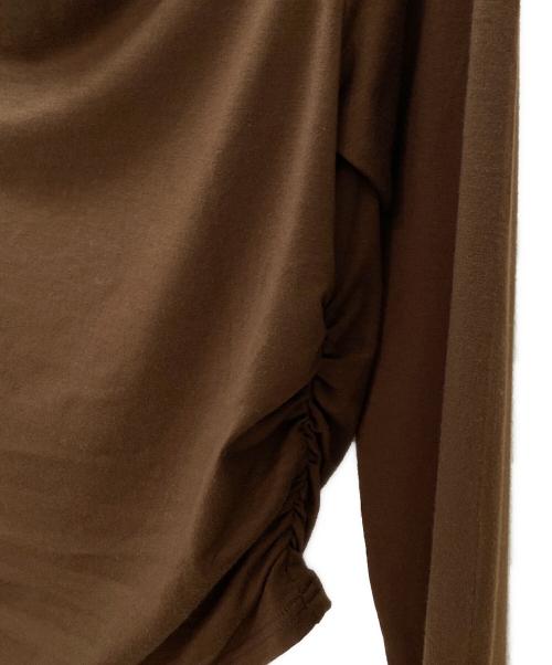 CLANE（クラネ）CLANE (クラネ) DRAPED OFF SHOULDER SOFT CUT TOPS ブラウン サイズ:2の古着・服飾アイテム