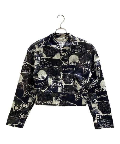 CHANEL（シャネル）CHANEL (シャネル) All-Over Graphic Bomber Jacket/総柄グラフィックボンバーブルゾン/P63238V48727 ネイビー サイズ:34の古着・服飾アイテム