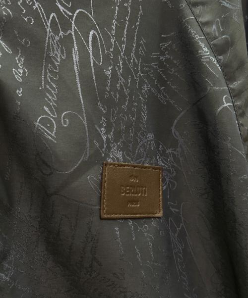 Berluti（ベルルッティ）Berluti (ベルルッティ) カリグラフィウインドブレーカー/Calligraphy Windbreaker ネイビー サイズ:R44の古着・服飾アイテム