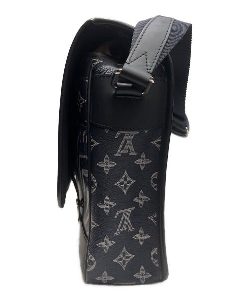LOUIS VUITTON（ルイ ヴィトン）LOUIS VUITTON (ルイ ヴィトン) メッセンジャーGM チャップマン ブラザース アンクル モノグラム サバンナ/ショルダーバッグ ネイビーの古着・服飾アイテム