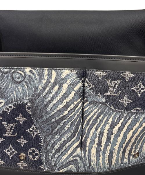 LOUIS VUITTON（ルイ ヴィトン）LOUIS VUITTON (ルイ ヴィトン) メッセンジャーGM チャップマン ブラザース アンクル モノグラム サバンナ/ショルダーバッグ ネイビーの古着・服飾アイテム