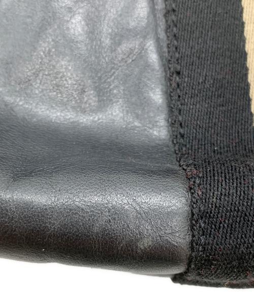 BALLY（バリー）BALLY (バリー) ハーフムーン型レザーショルダーバッグ ブラックの古着・服飾アイテム
