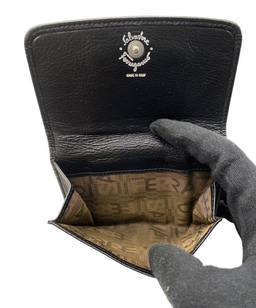 Salvatore Ferragamo（サルヴァトーレ フェラガモ）Salvatore Ferragamo (サルヴァトーレ フェラガモ) 2つ折り財布 ブラックの古着・服飾アイテム