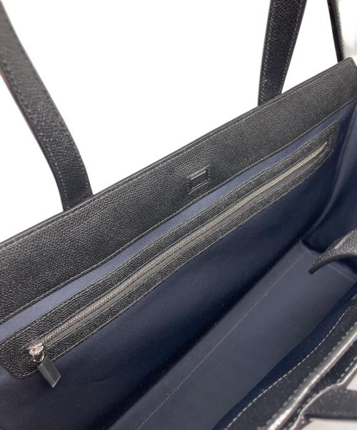 Valextra（ヴァレクストラ）Valextra (ヴァレクストラ) V-Line Horizontal Shopping Bag Vライン ホリゾンタル ショッピングバッグ ブラックの古着・服飾アイテム