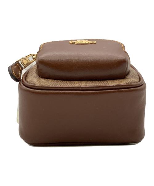 COACH（コーチ）COACH (コーチ) バッグパックチャーム ブラウン 未使用品の古着・服飾アイテム