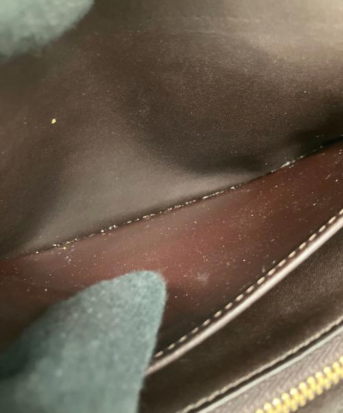 LOUIS VUITTON（ルイ ヴィトン）LOUIS VUITTON (ルイ ヴィトン) ポルトフォイユ・サラ　ヴェルニ アマラントの古着・服飾アイテム