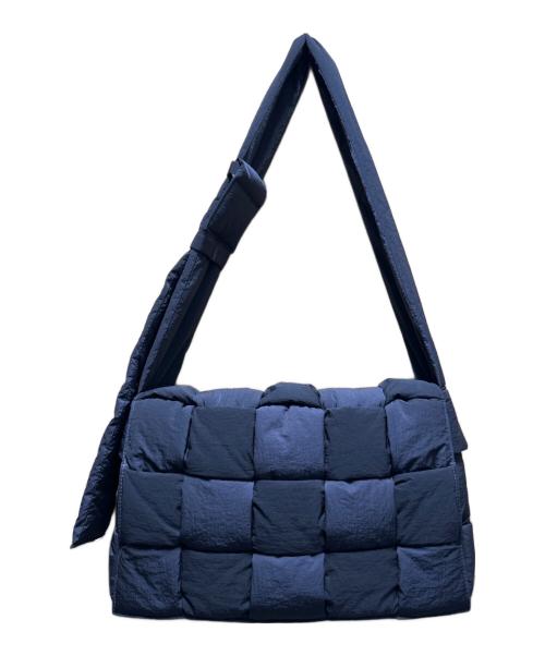 BOTTEGA VENETA（ボッテガベネタ）BOTTEGA VENETA (ボッテガベネタ) ショルダーバッグ/パテッド テック カセット ネイビーの古着・服飾アイテム