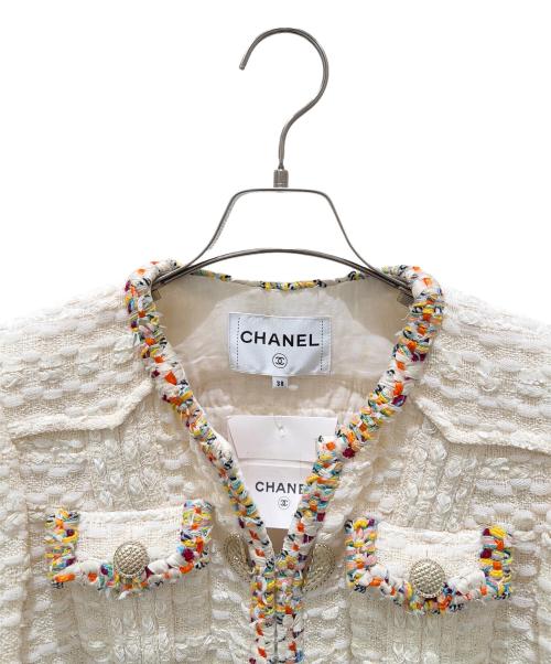CHANEL（シャネル）CHANEL (シャネル) ココマークメダルボタン ノーカラーツイードジャケット アイボリー サイズ:38の古着・服飾アイテム