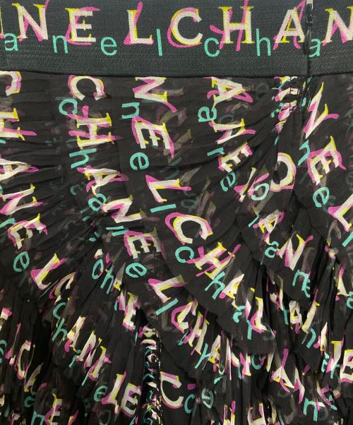 CHANEL（シャネル）CHANEL (シャネル) ロゴプリントスカート ブラック サイズ:38の古着・服飾アイテム