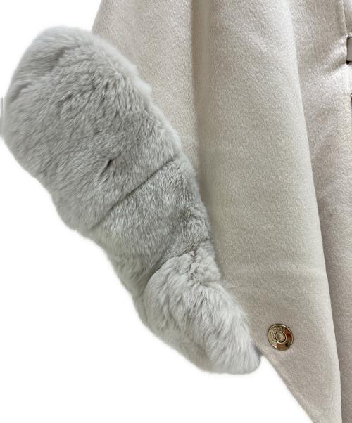 LORO PIANA（ロロピアーナ）LORO PIANA (ロロピアーナ) カシミヤファーポンチョ ベージュ サイズ:-の古着・服飾アイテム
