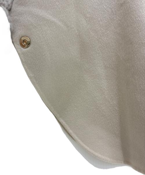 LORO PIANA（ロロピアーナ）LORO PIANA (ロロピアーナ) カシミヤファーポンチョ ベージュ サイズ:-の古着・服飾アイテム