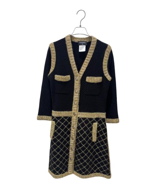 CHANEL（シャネル）CHANEL (シャネル) P52 カメリアボタン マトラッセニットワンピース ブラック サイズ:38の古着・服飾アイテム