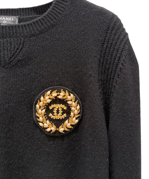 CHANEL（シャネル）CHANEL (シャネル) P64 ココマーク パール装飾ニット ブラック サイズ:40の古着・服飾アイテム