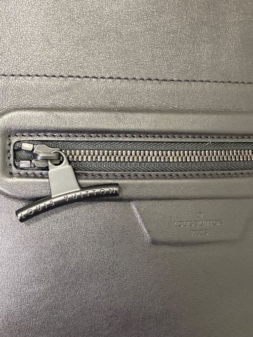 LOUIS VUITTON（ルイ ヴィトン）LOUIS VUITTON (ルイ ヴィトン) バックパック ブラック サイズ:-の古着・服飾アイテム