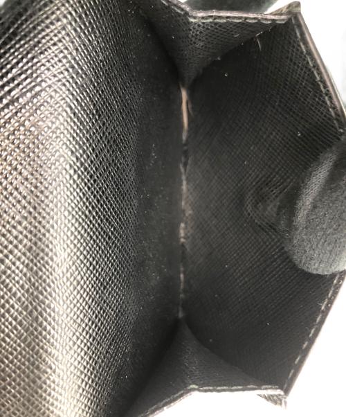 PRADA（プラダ）PRADA (プラダ) サフィアーノ　3つ折り財布 ブラックの古着・服飾アイテム