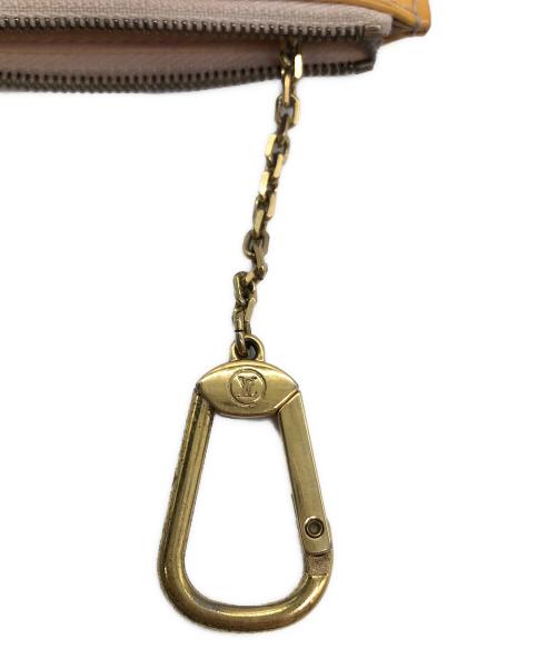 LOUIS VUITTON（ルイ ヴィトン）LOUIS VUITTON (ルイ ヴィトン) モノグラム　ヴェルニ ポシェット クレ ベージュの古着・服飾アイテム