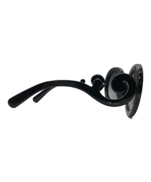 PRADA（プラダ）PRADA (プラダ) ミニマルバロック サングラス ブラック サイズ:55□22-135の古着・服飾アイテム