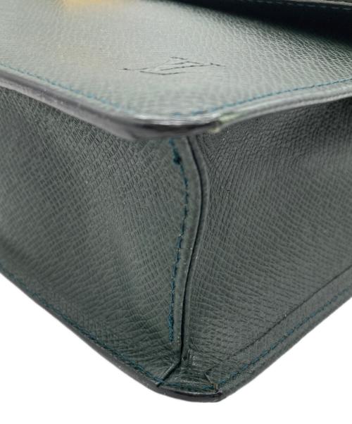 LOUIS VUITTON（ルイ ヴィトン）LOUIS VUITTON (ルイ ヴィトン) クラッチバッグ グリーンの古着・服飾アイテム