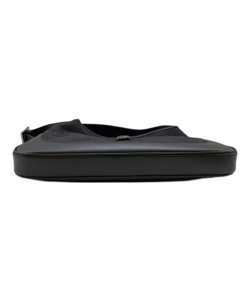 GUCCI（グッチ）GUCCI (グッチ) GGキャンバス　ショルダーバッグ ブラックの古着・服飾アイテム