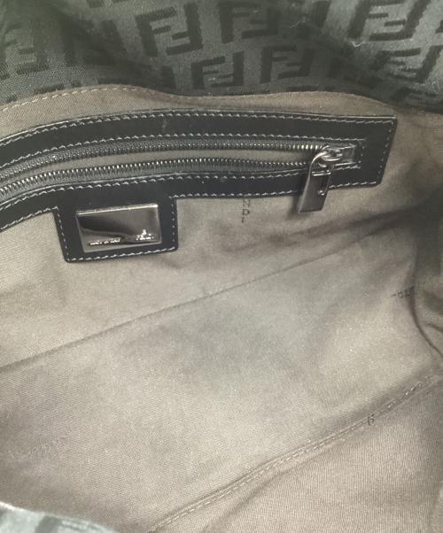 FENDI（フェンディ）FENDI (フェンディ) FENDI   ズッキーノ　マンマバケット　ショルダーバッグ ブラックの古着・服飾アイテム