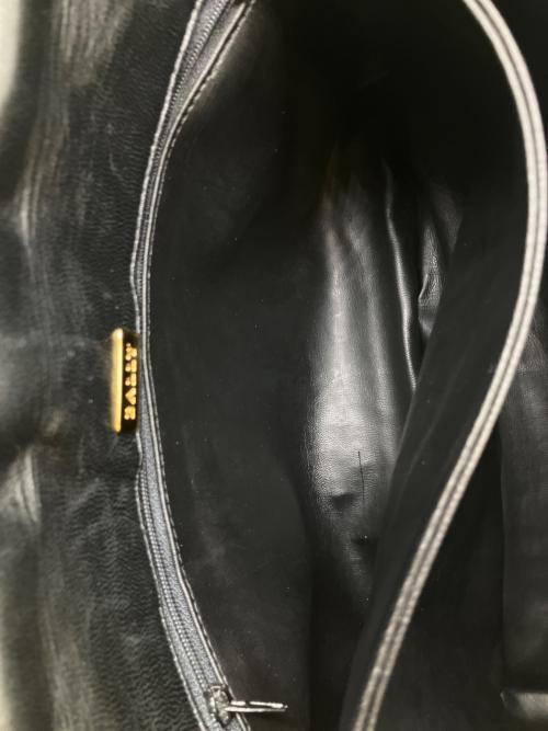 BALLY（バリー）BALLY (バリー) タンロック キルティング ハンドバッグ ブラックの古着・服飾アイテム