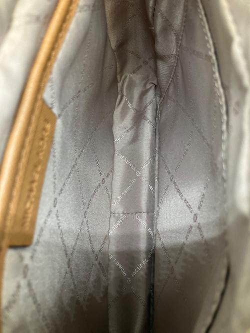 MICHAEL KORS（マイケル・コース）MICHAEL KORS (マイケル・コース) ショルダーバッグ ブラウンの古着・服飾アイテム