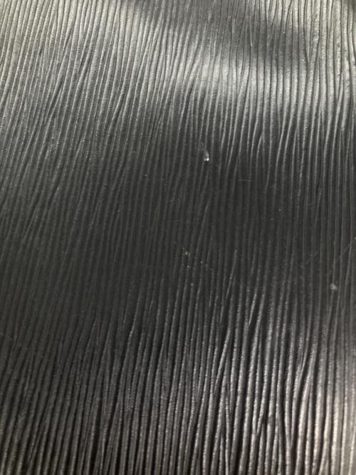 LOUIS VUITTON（ルイ ヴィトン）LOUIS VUITTON (ルイ ヴィトン) エピ プチ・ノエ ショルダーバッグ ブラックの古着・服飾アイテム