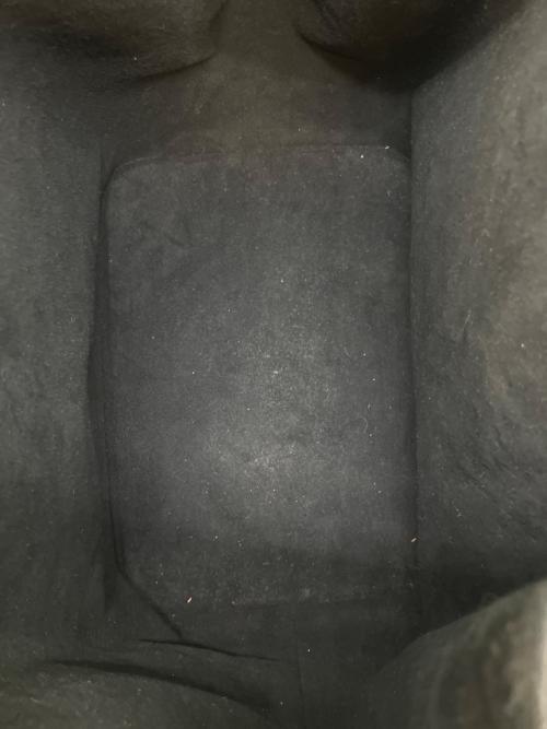 LOUIS VUITTON（ルイ ヴィトン）LOUIS VUITTON (ルイ ヴィトン) エピ プチ・ノエ ショルダーバッグ ブラックの古着・服飾アイテム