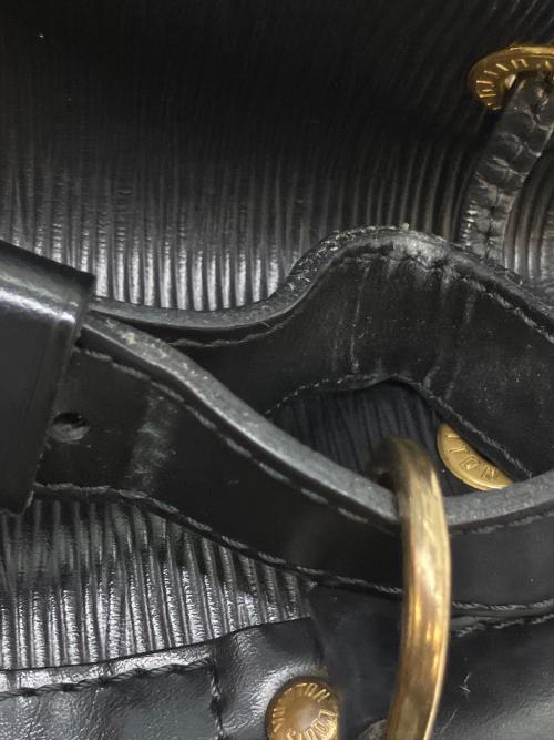 LOUIS VUITTON（ルイ ヴィトン）LOUIS VUITTON (ルイ ヴィトン) エピ プチ・ノエ ショルダーバッグ ブラックの古着・服飾アイテム