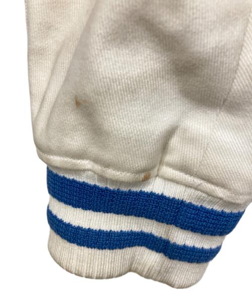 LOUIS VUITTON（ルイ ヴィトン）LOUIS VUITTON (ルイ ヴィトン) ロゴワッペン スタジャン ブルー×ホワイト サイズ:SIZE 50の古着・服飾アイテム