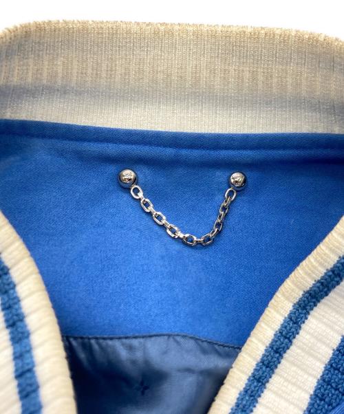 LOUIS VUITTON（ルイ ヴィトン）LOUIS VUITTON (ルイ ヴィトン) ロゴワッペン スタジャン ブルー×ホワイト サイズ:SIZE 50の古着・服飾アイテム