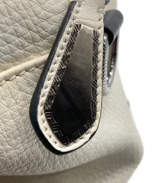 Christian Louboutin（クリスチャン・ルブタン）Christian Louboutin (クリスチャン・ルブタン) スモールボストンバッグ ホワイトの古着・服飾アイテム